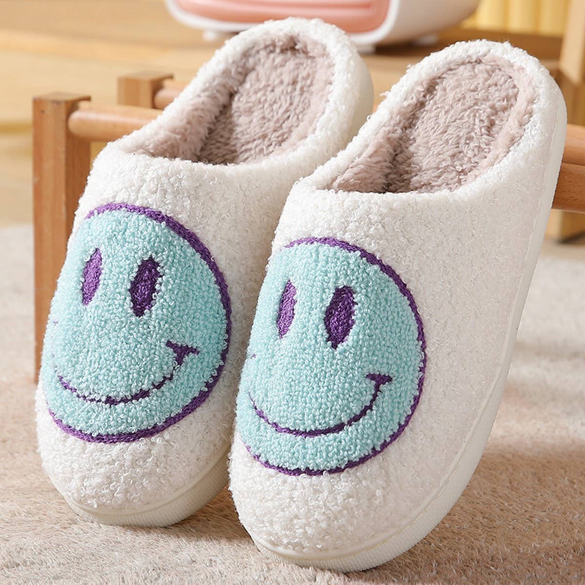 HappyStep™ - Plush Smile Slippers