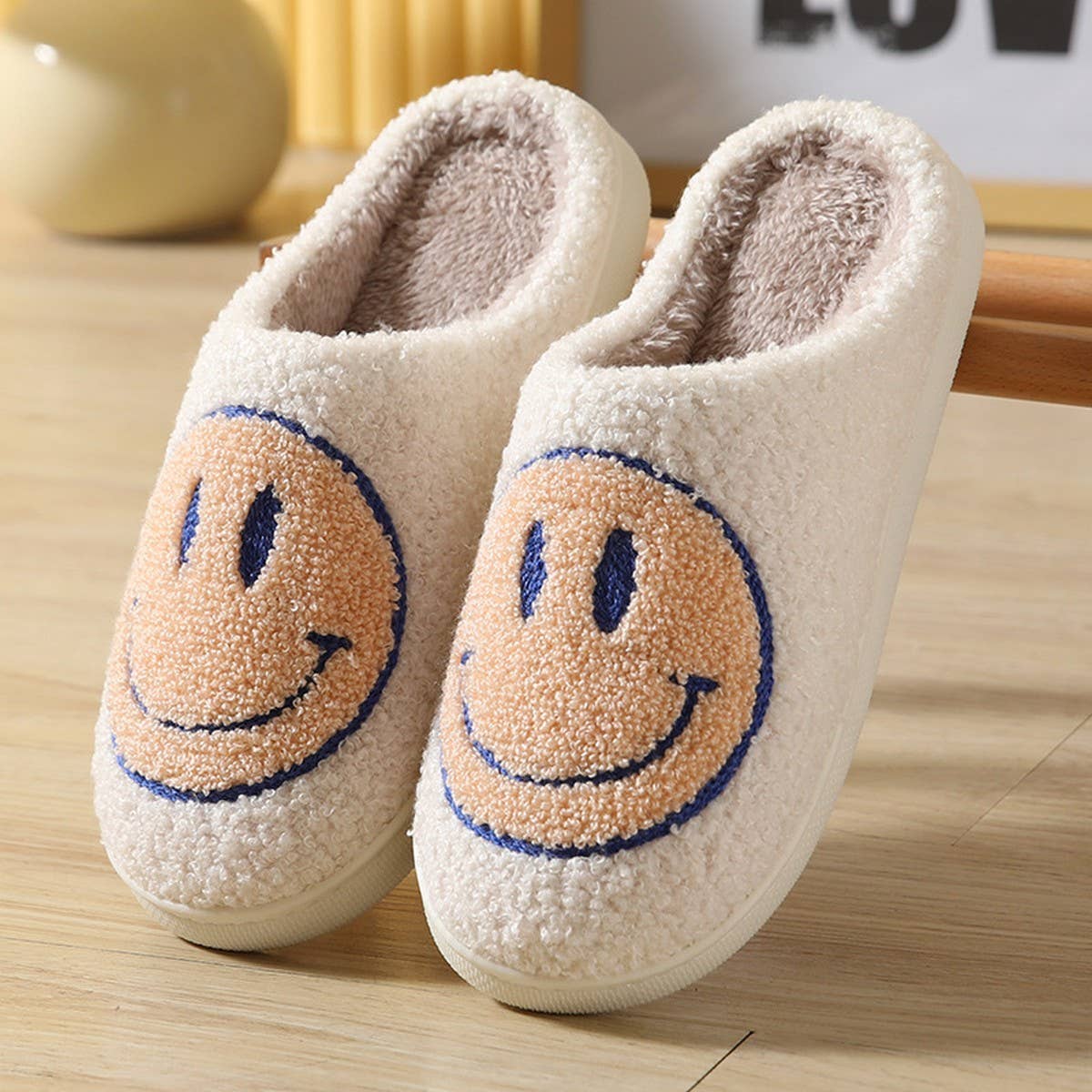 HappyStep™ - Plush Smile Slippers