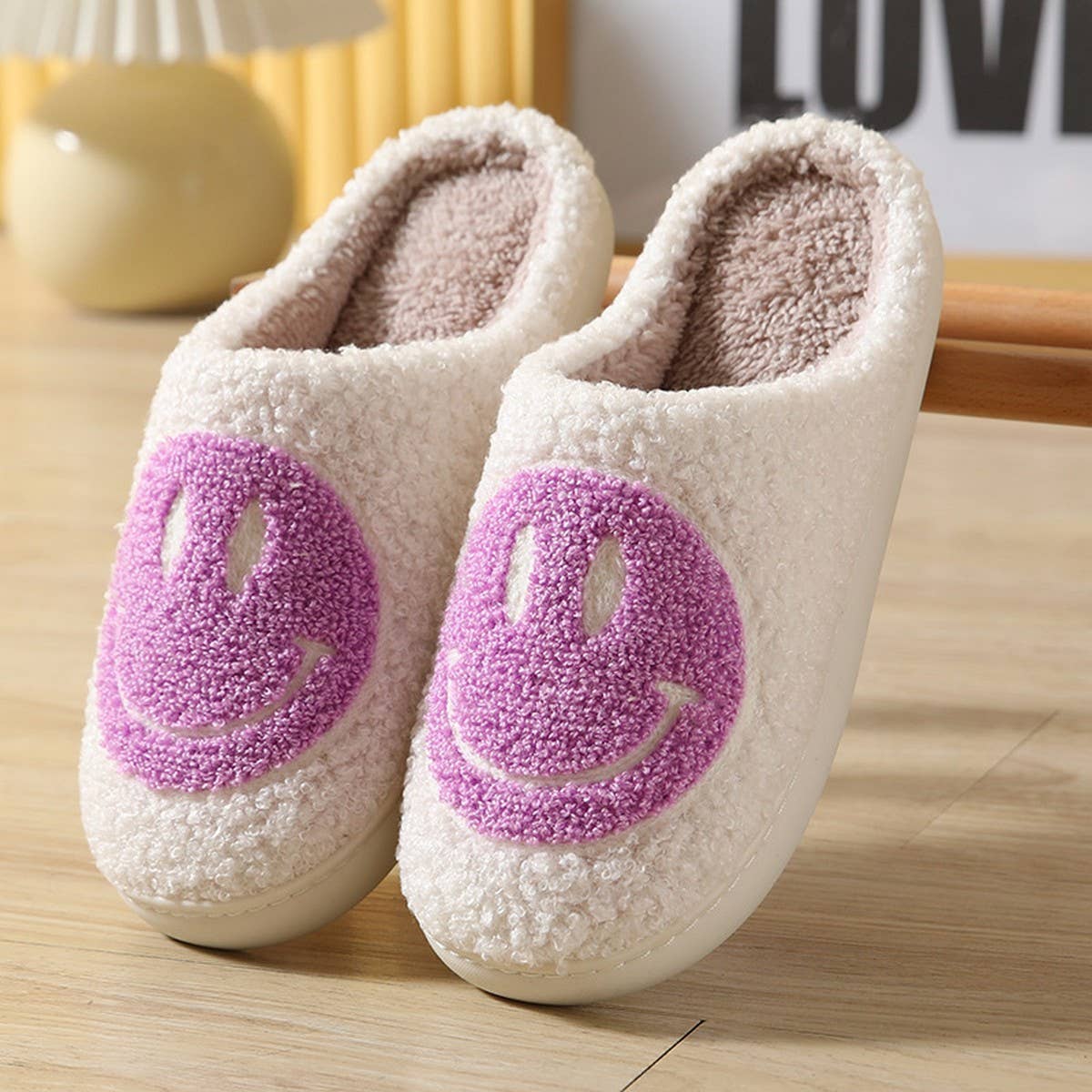 HappyStep™ - Plush Smile Slippers